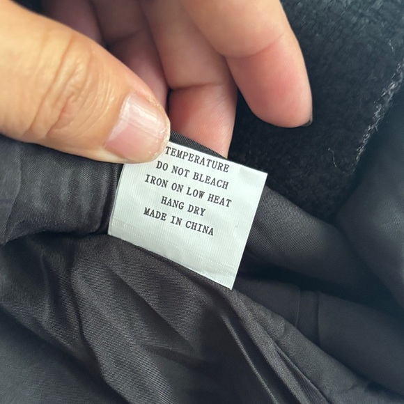 Chic Black Buttoned Vest for Women - Picture 9 of 9